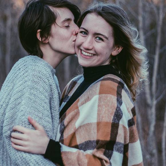 Meet your Posher, Madison - Picture 1 of 1